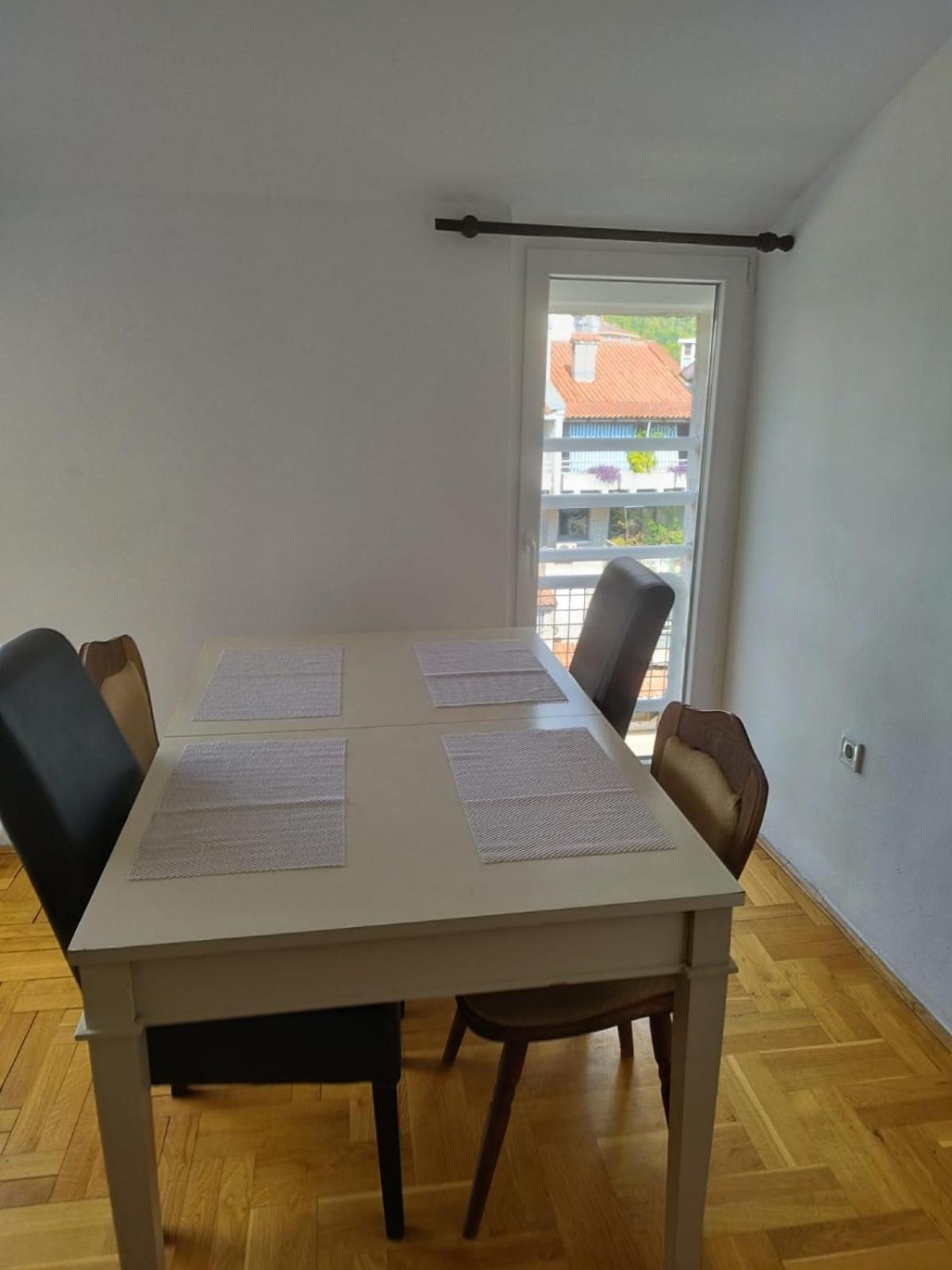Apartman Senka 2 Apartment Podgorica Bagian luar foto
