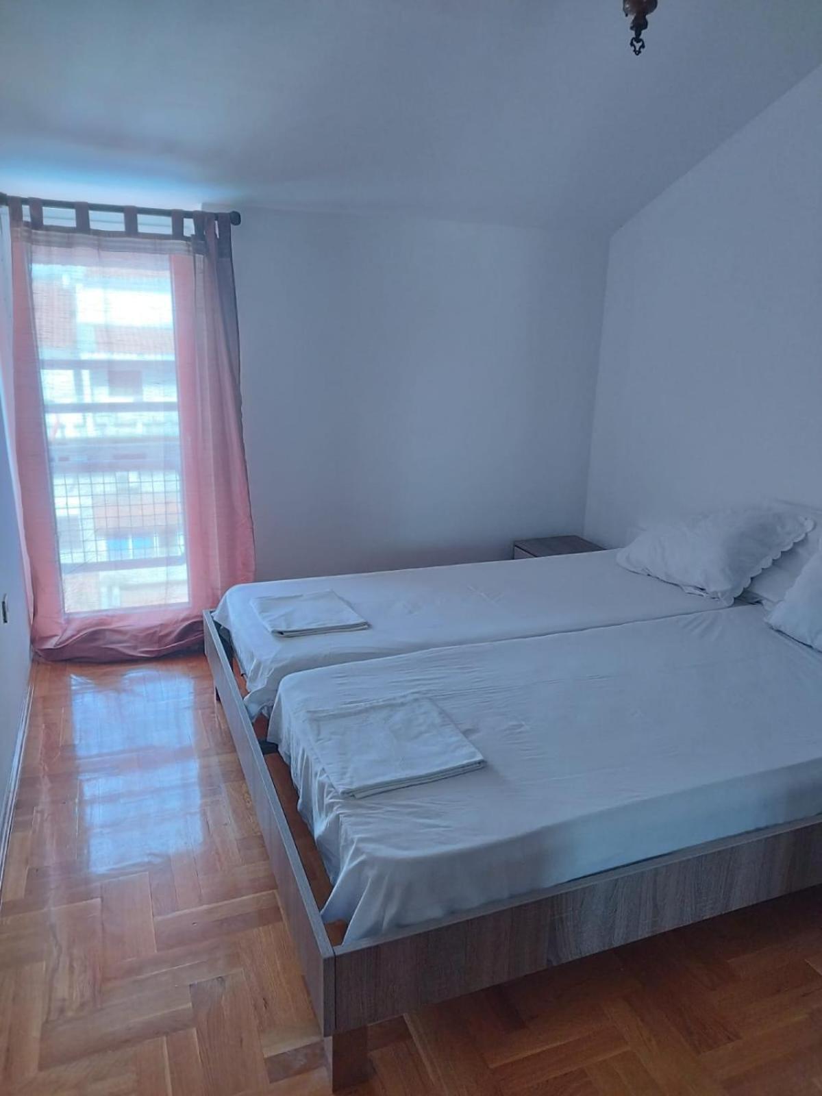 Apartman Senka 2 Apartment Podgorica Bagian luar foto